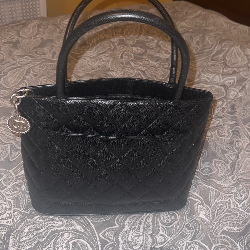 Black Quilted Chanel Bag - Picture 4 of 6